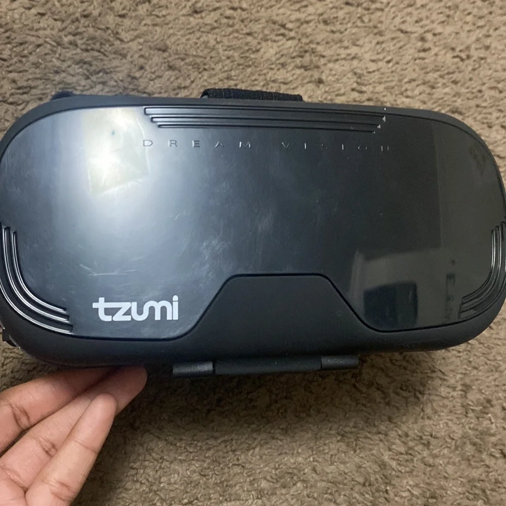 Tzumi virtual reality headset